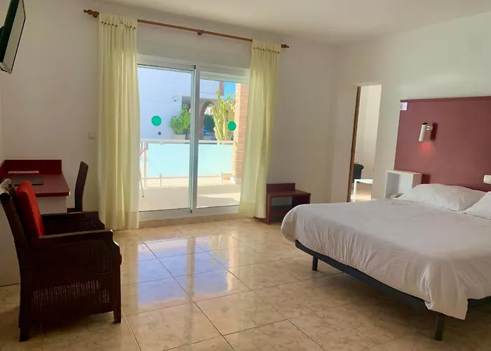 Hospedium Continental 3*