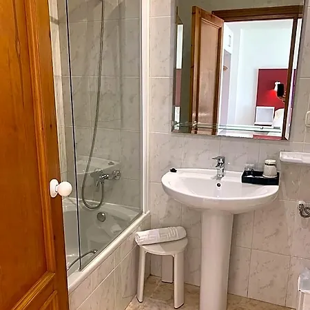 فندق Hospedium Continental 3*