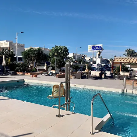 Hospedium Continental 3*